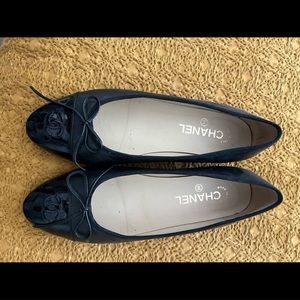 Gorgeous black Chanel flats - size 41